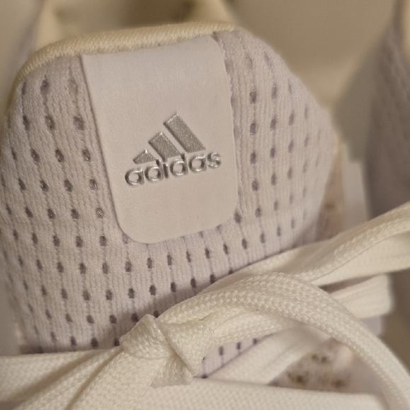 Adidas Women's White Sneakers NWOT - Picture 2 of 11
